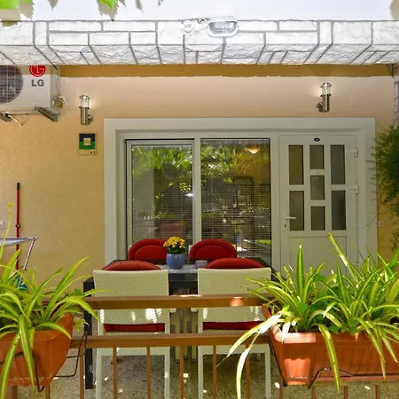 Apartment Für 3 Personen Ca 35 Qm In červar-porat, Istrien Istrische Riviera - B54730 *